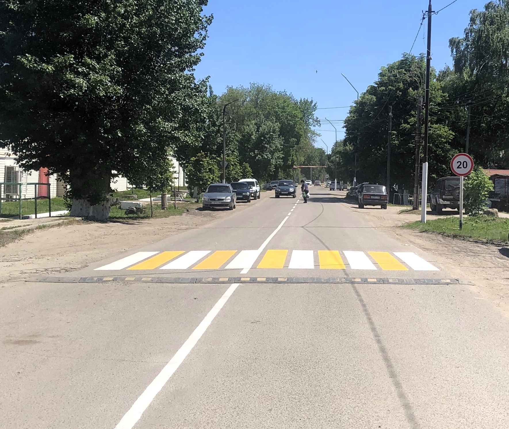 В Самойловке обновили дорожную разметку.