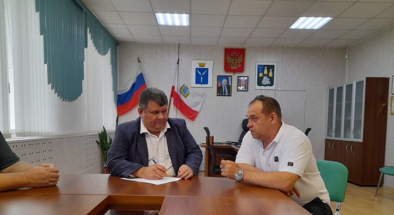 Глава Самойловского района провел личный прием граждан.