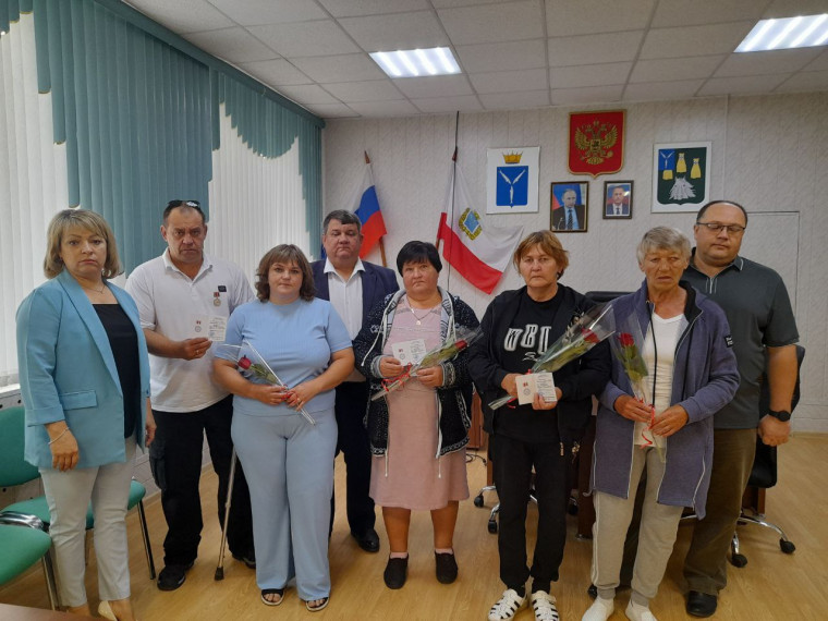 В администрации района состоялась церемония вручения памятных знаков Всероссийской общественной организации ветеранов «Боевое братство». В администрации района состоялась церемония вручения памятных знаков Всероссийской общественной организации ветеранов «Боевое братство».